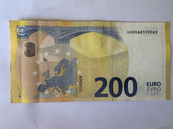 200 Euro