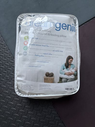 Dreamgenii Support and Feeding Pillow