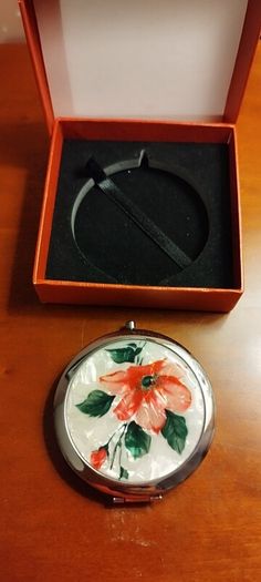 compact mirror