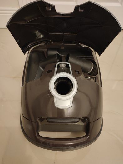 Miele vacuum cleaner