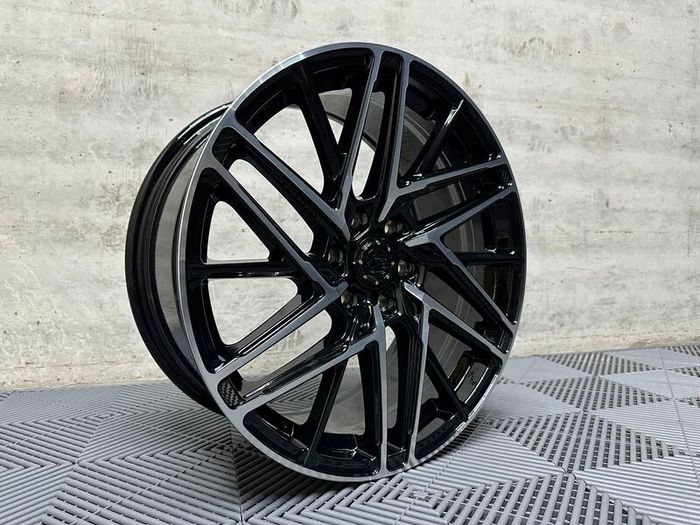 19" Motion R VS8 Alloy wheels Ford Transit Custom Van centre bore 74.5 6x120