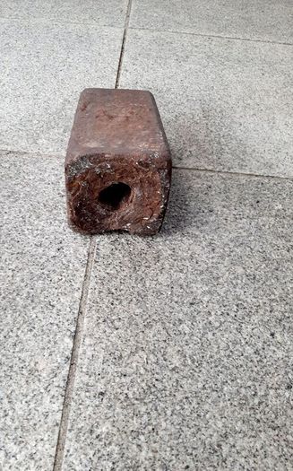 Antique weight