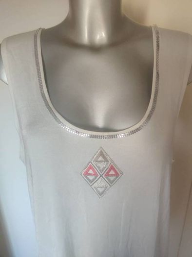 Via Veneto cream detailed top size UK18/20 EU46/48 Postage included