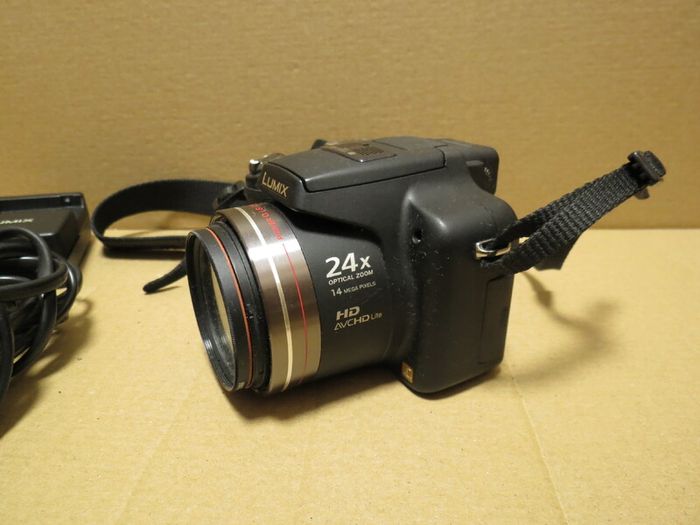 Camera Panasonic DMC-FZ45, 14MP, 24X Zoom