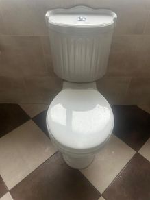 Bathroom suite for sale