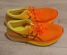 asics running shoes size 11uk