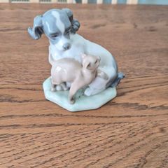 Lladro dog and cat in harmony