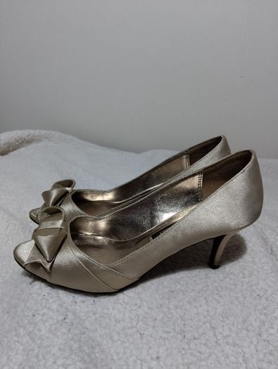 Stunning Victoria Delef Occasion Shoes
