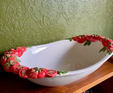 Ceramic tomato serving bowl