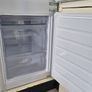 Whirlpool Integrated Fridge Freezer Image 4