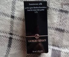 Armani Luminous Silk Foundation