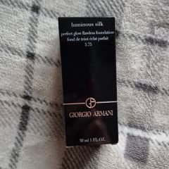 Armani Luminous Silk Foundation