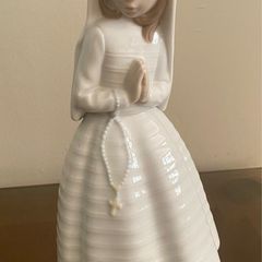 Nao Praying Communion Girl