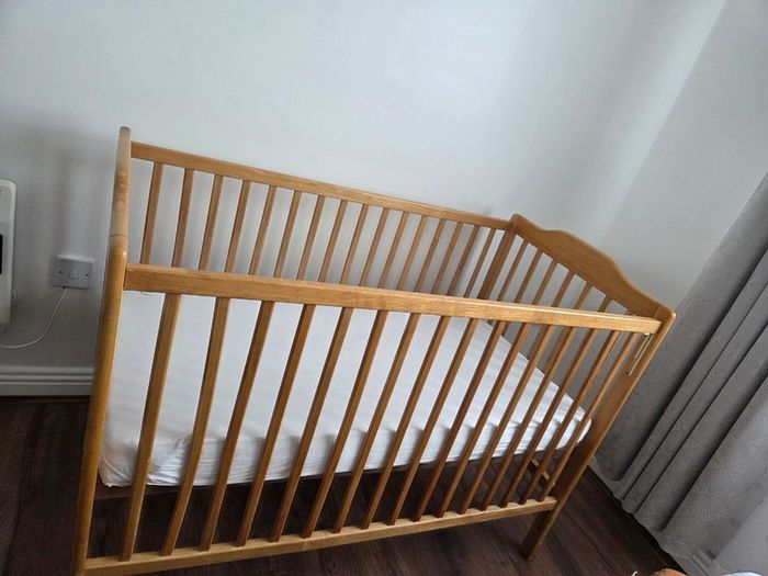 Cot bed