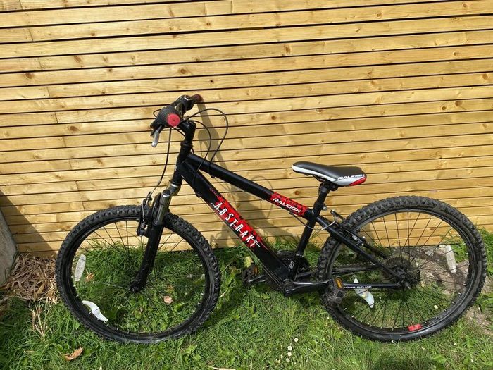 24 Kids Mountain Bike  Raleigh Airstrike  Shima