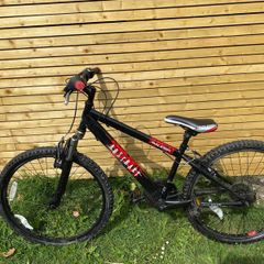 24 Kids Mountain Bike  Raleigh Airstrike  Shima