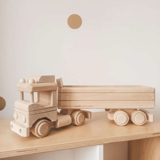 Wooden TR Truck Toy