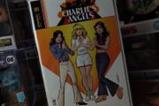 Charlie's Angels ! First Issue ! Joe Eisma (Character Design) Variant Cover ! 2018 ! by Dynamite Entertainment !