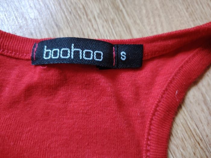 Red Boohoo Top  Size 8