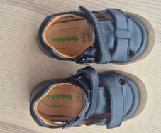 size 22 Kids Froddo Barefoot Sandals