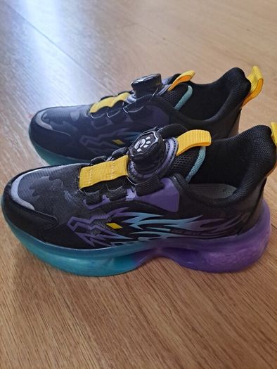 Brand new never worn size 34 Kids runners for sale