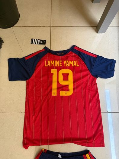 Spain Home Football Kit Age 12-13 World Cup Jersey & Shorts BNWT