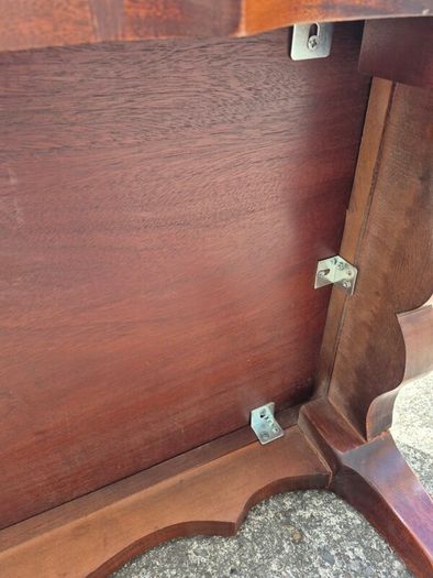 Mahogany Coffee Table - Queen Anne Style