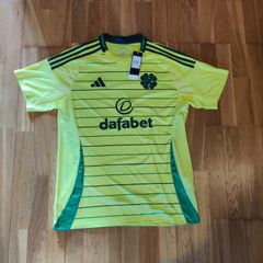 Celtic jersey (XL)