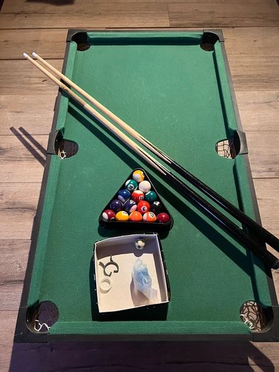 pool table / ping pong / ice hockey