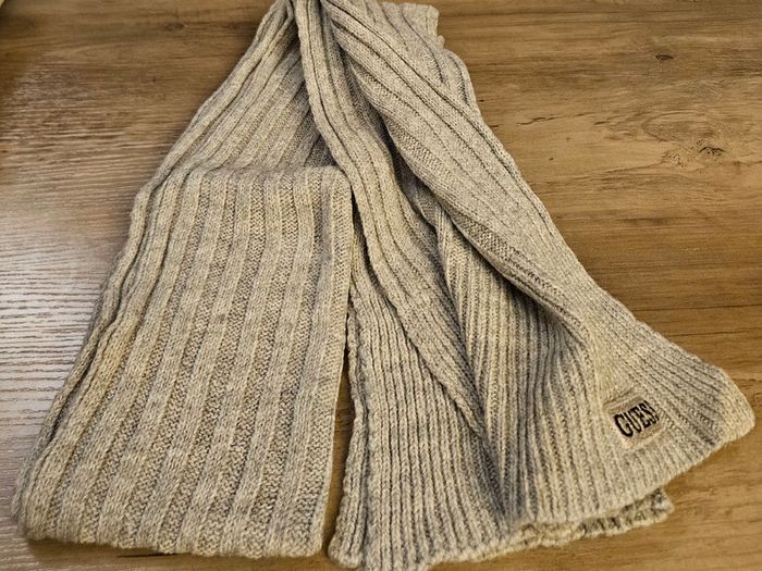 Guess Scarf