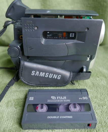 Samsung VP-L600 8mm Video Camera Silver 2.5" LCD 500x Zoom
