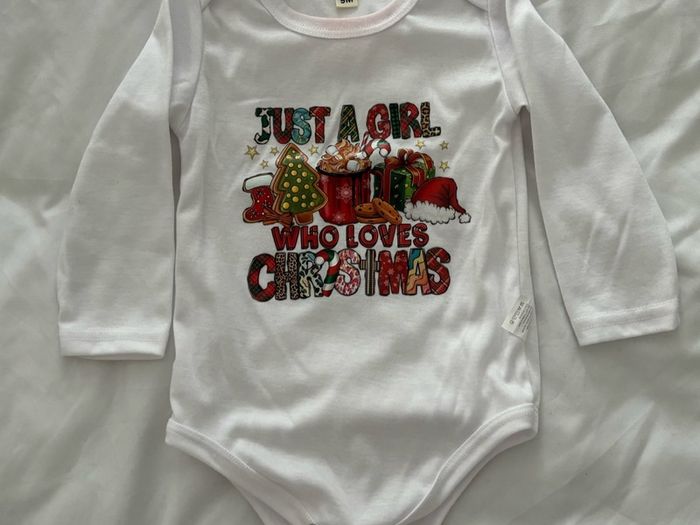 Girls/unisex Christmas clothes age 6-9 months