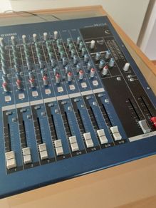 Yamaha MG12/4 mixing console