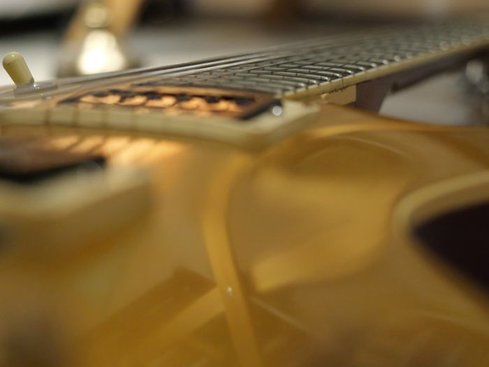 Modded [Ragnarok + Evertune] 1982 Gibson Les Paul 30th Anniversary Goldtop
