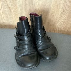 Ladies boots