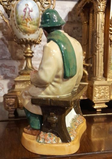 Royal Doulton figurine "Lunchtime "