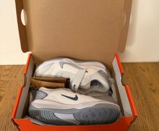 Nike Omni Multi Court for Kids Trainers