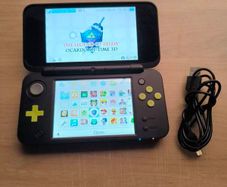 Nintendo 2DS XL with 20 games