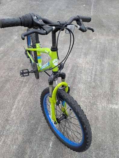 Kids muddyfox mountain bike. Suit 6-8 yr old.
