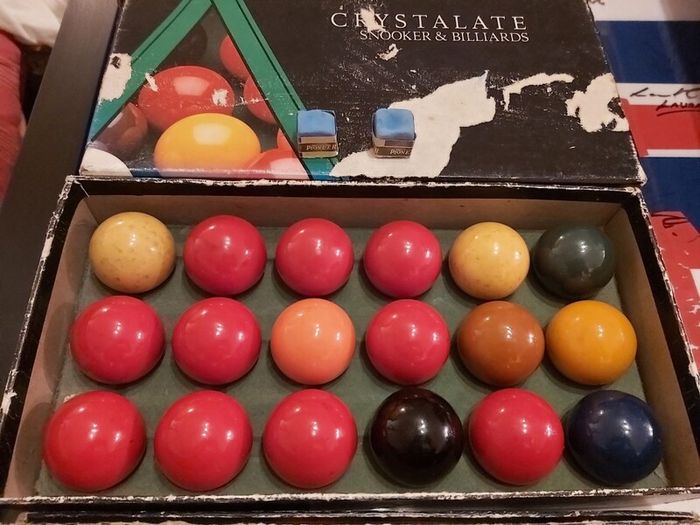 snooker balls