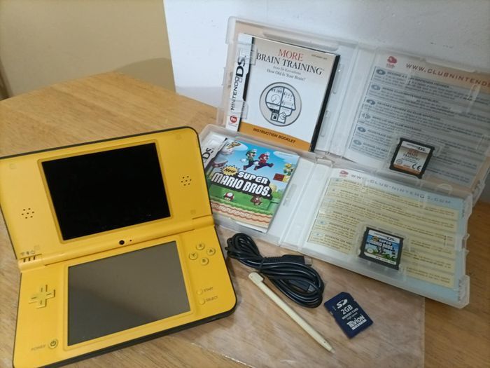 Nintendo DSi XL yellow