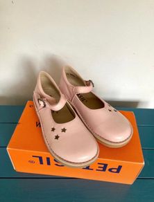 Petasil Mary Janes, new