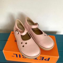 Petasil Mary Janes, new