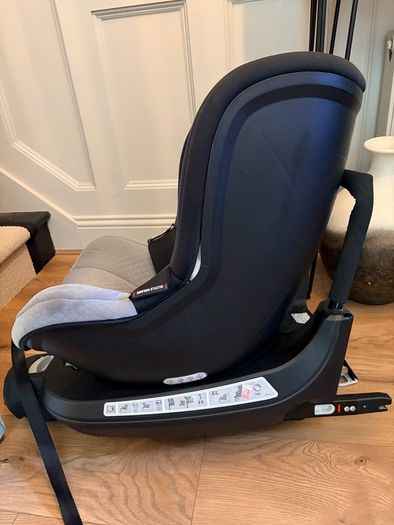 Rotating car seat 0-18kg Mountain Buggy Safe Rotate
