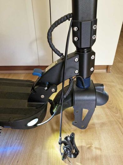 Apollo Explore V1 (1000W) - Needs brake service & tube