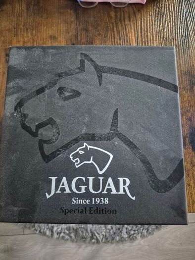 Mens jaguar connected watch