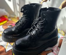 Dr. Martens Jadon II Mono Vegan platforms