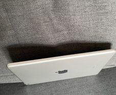 Apple iPad 6th Gen (2018) - 32GB - Wi-Fi - FOR PARTS / REPAIR (Battery Issue)