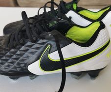 Nike - Tiempo Soccer Boots size 5.5