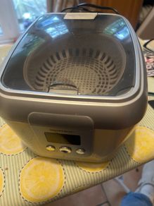 UV cleaner